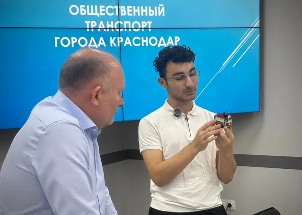 От теории к практике: будущие транспортники и дорожники в гостях у Департамента транспорта и дорожного хозяйства. — фото 8
